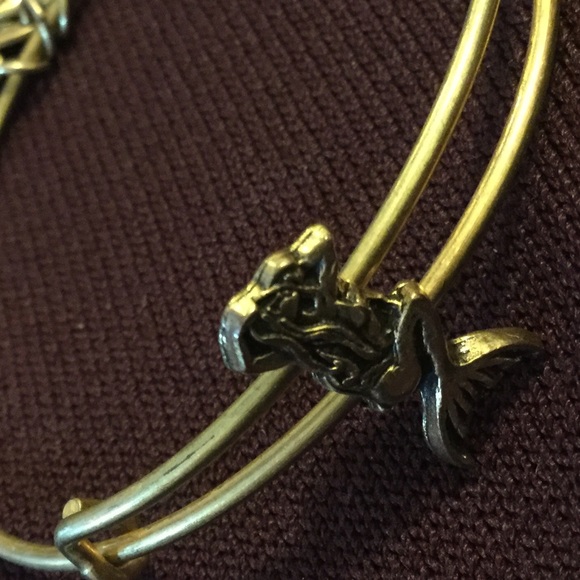 Mermaids - Picture 2 of 4